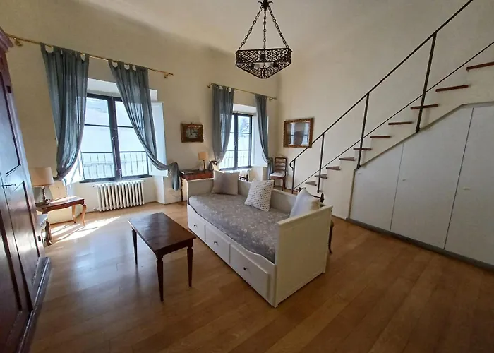 Apt In Via Ginori In A Historical Palazzo With Elevator