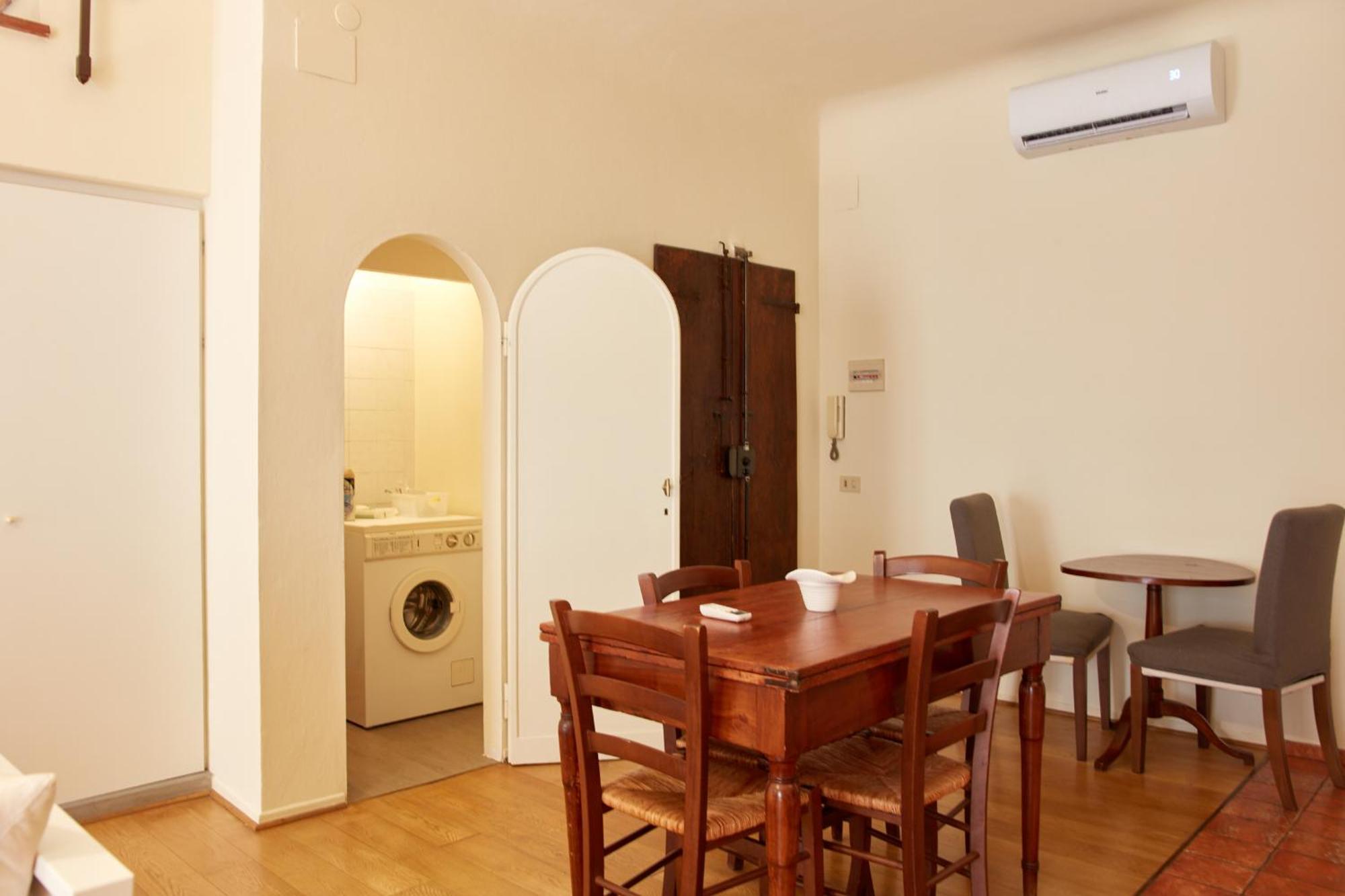 In Via Ginori In A Historical Palazzo With Elevator Apartment *